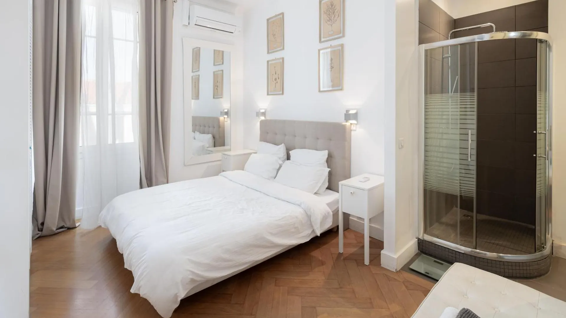 Center Of Cannes 100M2 Bright Apartment 0*,  Γαλλία